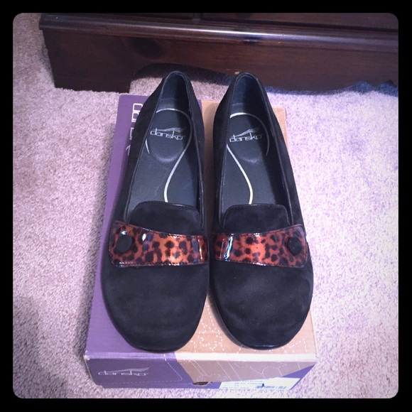 Dansko Black/Tortoise Loafers - Picture 3 of 6